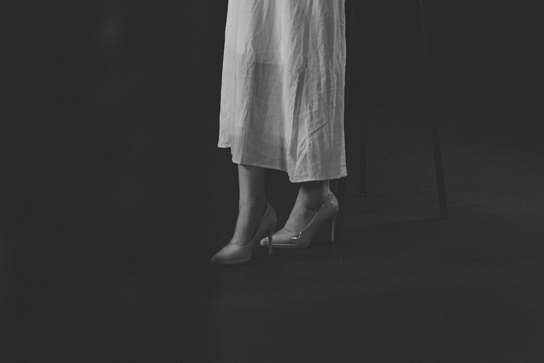 The Power of Drape: How Unconstructed Silhouettes Are Redefining Gender-Free Dressing