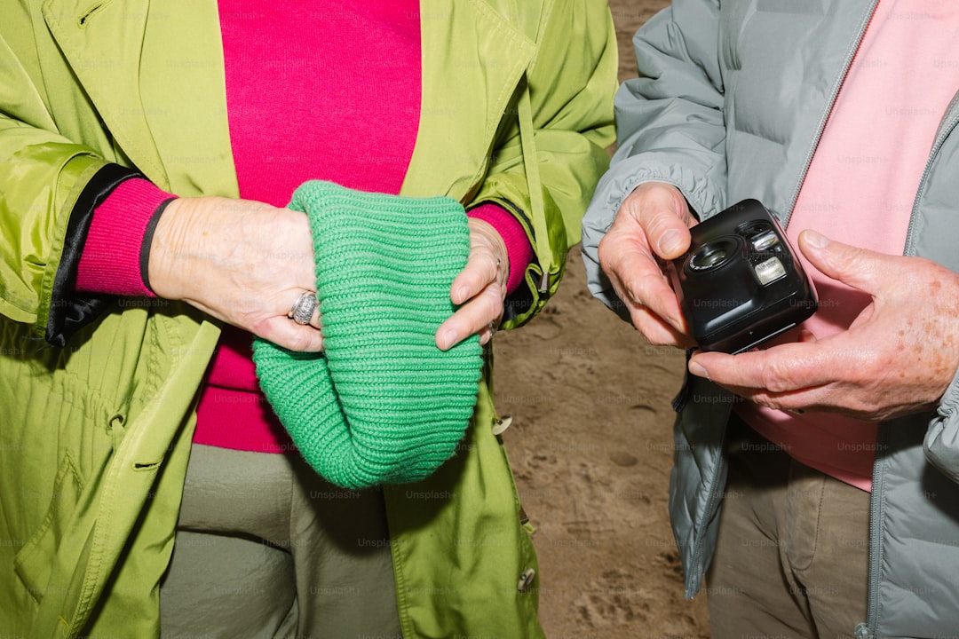 The Best Thermoelectric Scarves for Effortless Charging on the Go