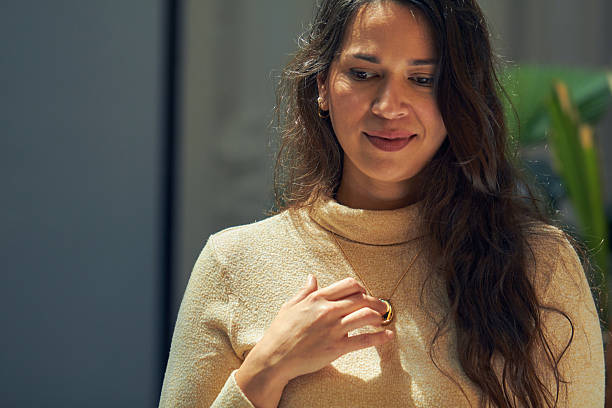 Wearable Tech That Gets Your Mood: Biometric Jewelry for the 2026 It-Girl