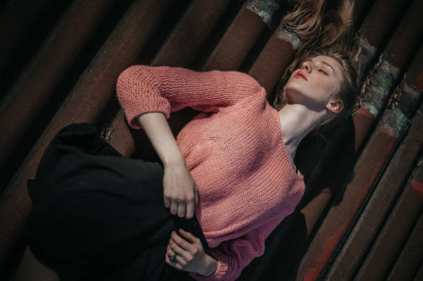 The Deconstructed Sweater: Why Your Favorite Unstructured Knit Is the Ultimate Gender-Fluid Statement