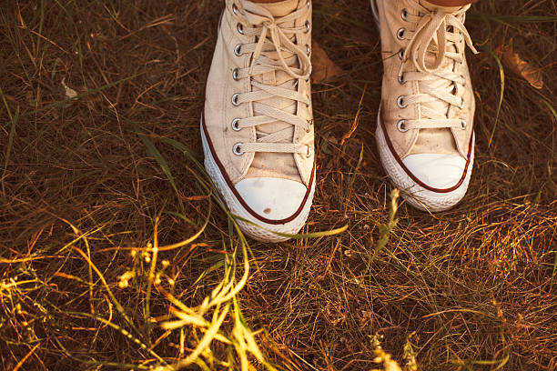 The Barefoot Sneaker Revolution: Why 2026 Is the Year of Grounded, Chic Kicks